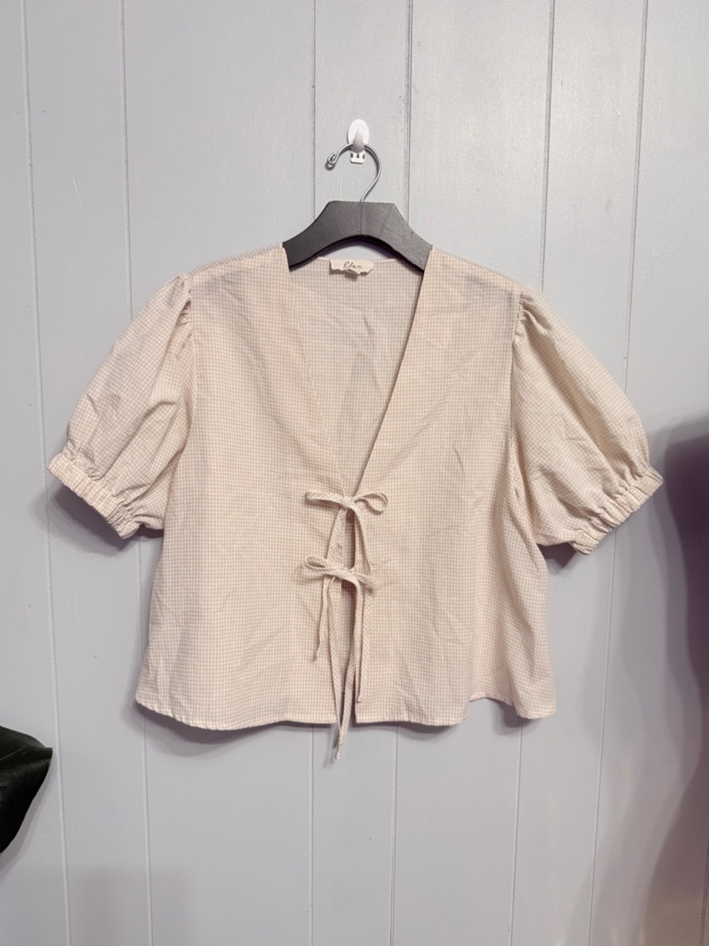 #17)  Elan Cream Tie-Front Puff Sleeve Blouse